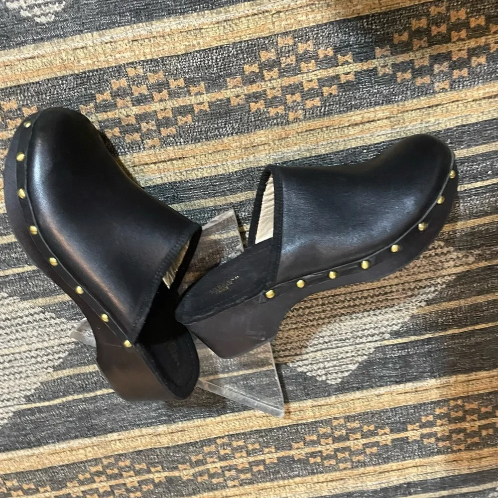Black leather wooden clogs with gold studs - Picture 1 of 7